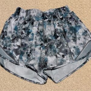 Lululemon Hotty Hot High-Rise Lined Shorts